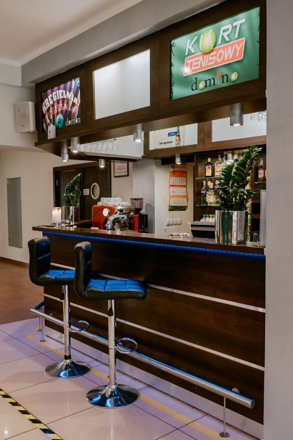 Hotel Domino Niemodlin Екстер'єр фото