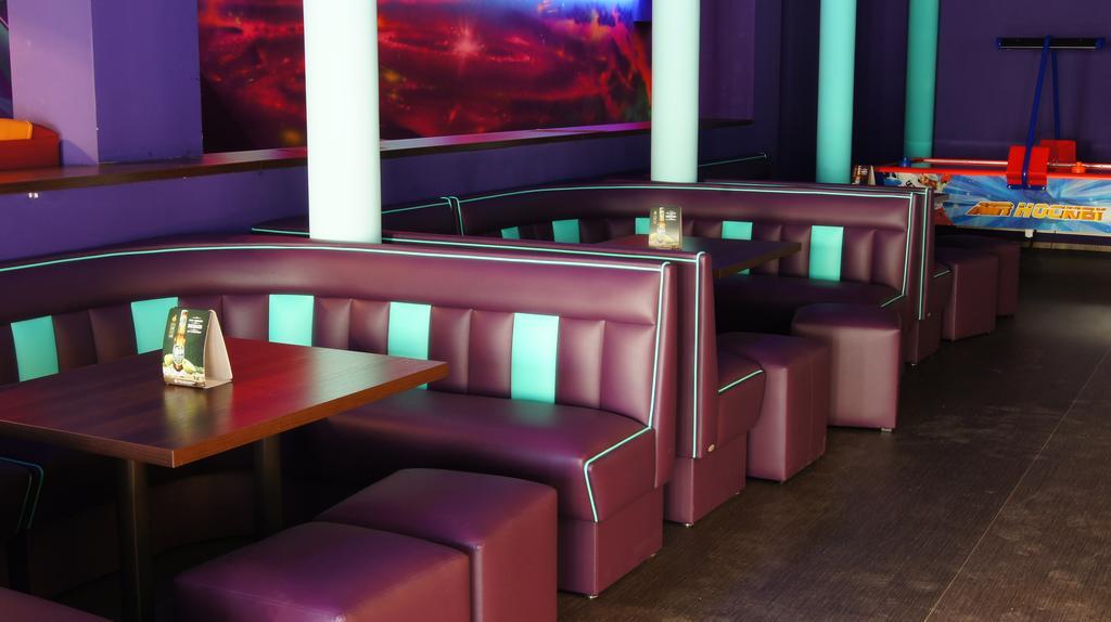 Hotel Domino Niemodlin Екстер'єр фото